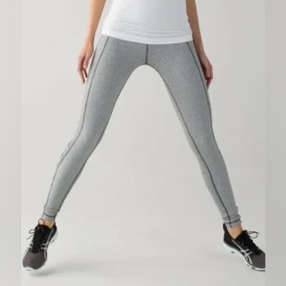 Lululemon Turn Around Tight - 28.5”